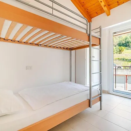 Roggiolo Apartment